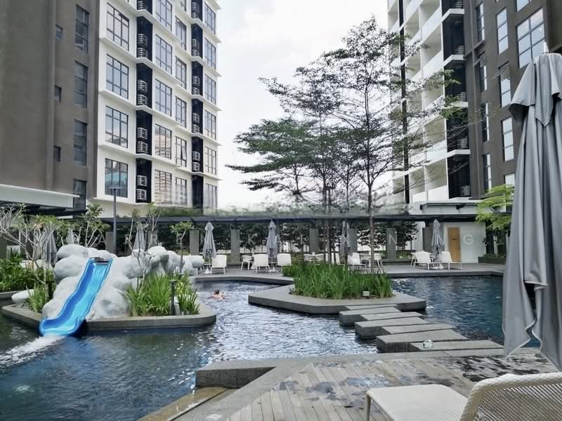 Kediaman Servis untuk Dijual di Fraser Residence (188 Suites) - Darren Kai Xin Ng - Pool - PropertyGuru.com.my