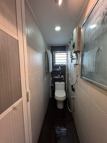 Rumah Teres 2-Tingkat untuk Dijual di Taman Damai Jaya (Skudai) - Janlly Jong - Bathroom - PropertyGuru.com.my
