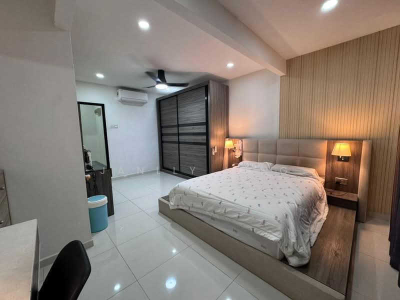Rumah Teres 2-Tingkat untuk Dijual di Taman Damai Jaya (Skudai) - Janlly Jong - Bedroom - PropertyGuru.com.my