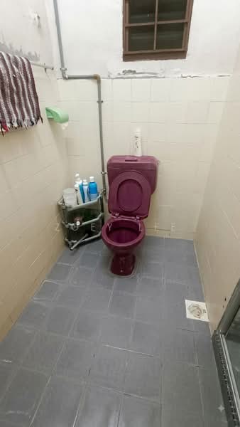 1-storey Terraced House for Sale in Tangkak (Johor) - Zoey Lee - Bathroom - PropertyGuru.com.my