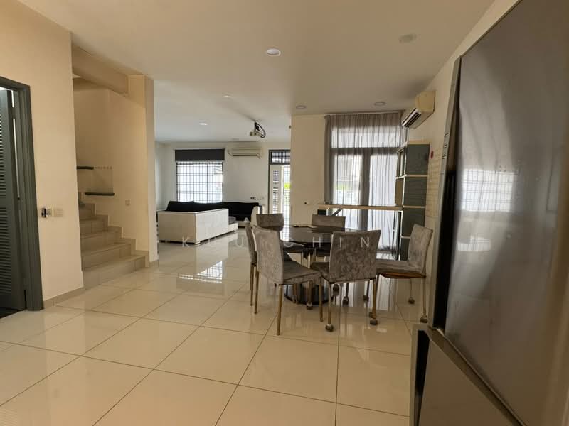 Rumah Teres 2-Tingkat untuk Dijual di Setia Tropika (Johor Bahru) - Kuu Chin - Living Room - PropertyGuru.com.my