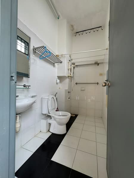 Rumah Teres 2-Tingkat untuk Dijual di Setia Tropika (Johor Bahru) - Kuu Chin - Bathroom - PropertyGuru.com.my