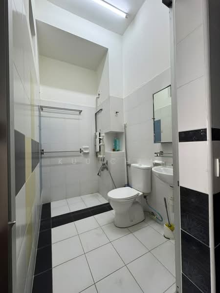 Rumah Teres 2-Tingkat untuk Dijual di Setia Tropika (Johor Bahru) - Kuu Chin - Bathroom - PropertyGuru.com.my