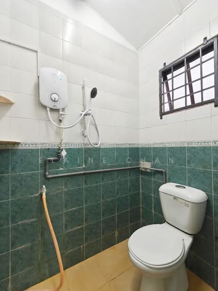 Rumah Teres 1-Tingkat untuk Disewa di Taman Molek (Johor Bahru) - Elaine Chan - Bathroom - PropertyGuru.com.my
