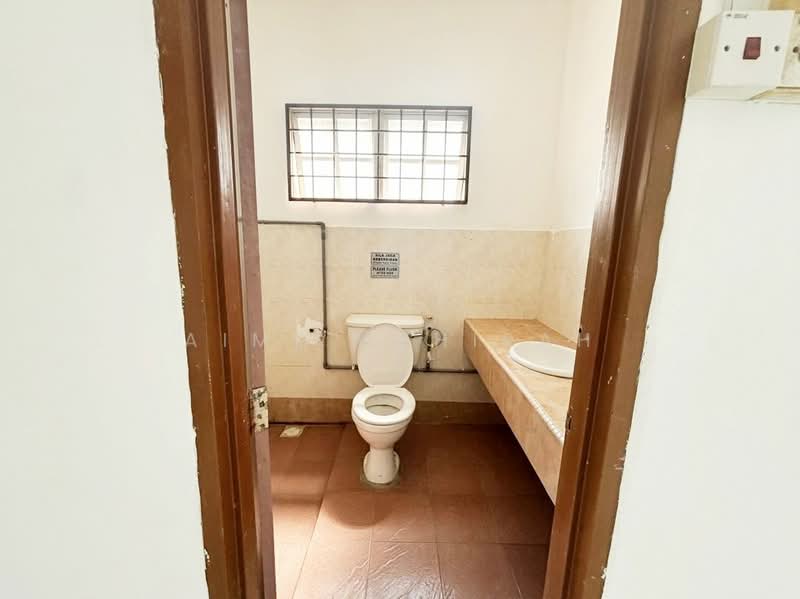 Rumah Teres 2-Tingkat untuk Disewa di Seksyen 3 Bandar Baru Bangi (Bandar Baru Bangi) - Aimi Mahirah - Bathroom - PropertyGuru.com.my