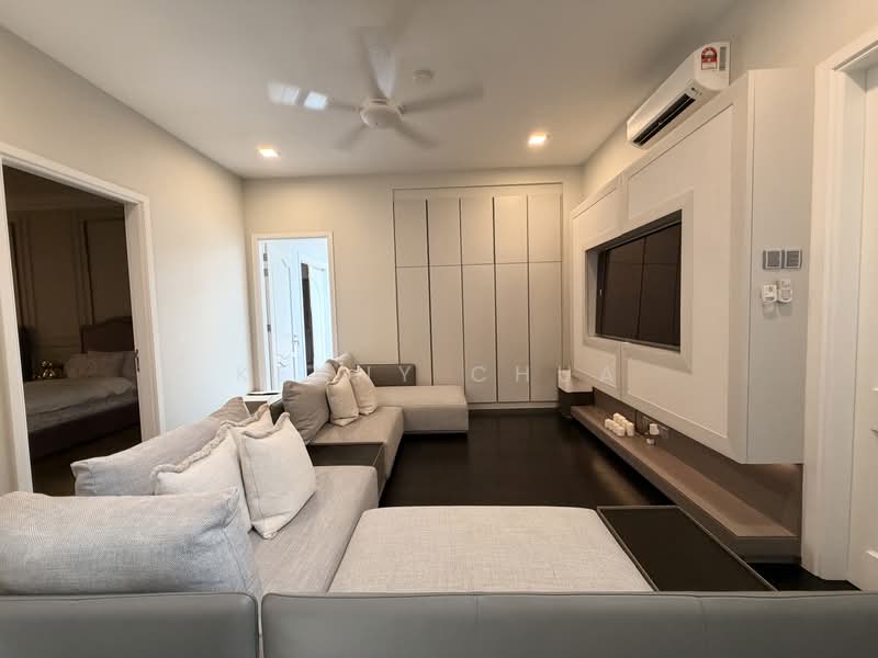 Rumah Berkembar untuk Dijual di Seksyen U1 (Glenmarie) - Kenny Chua - Living Room - PropertyGuru.com.my