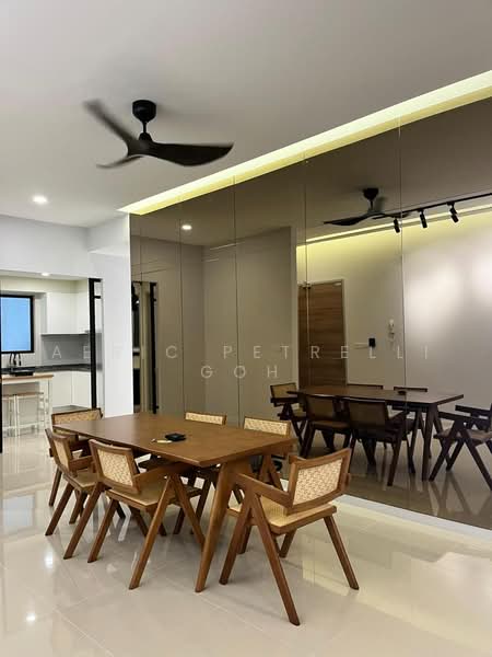 Service Residence for Sale at Sapphire Paradigm - Aeric Petrelli Goh - Dining Room - PropertyGuru.com.my