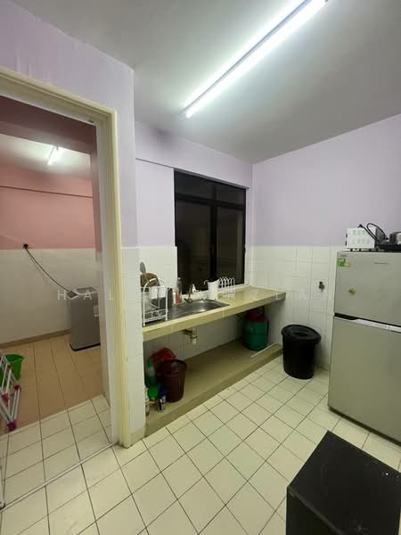 Kondominium untuk Disewa di Cyberia Smart Homes - Halim Mazlan - Kitchen - PropertyGuru.com.my