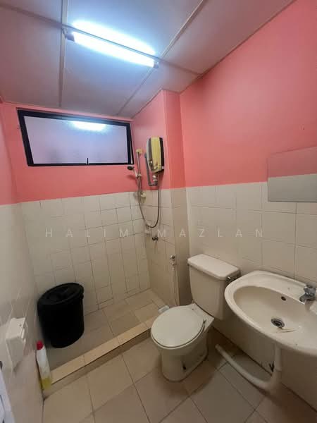 Kondominium untuk Disewa di Cyberia Smart Homes - Halim Mazlan - Bathroom - PropertyGuru.com.my