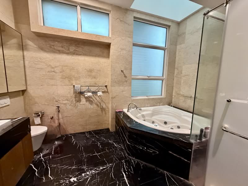 Rumah Berkembar untuk Dijual di Seksyen U1 (Glenmarie) - Kenny Chua - Bathroom - PropertyGuru.com.my