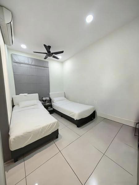 Kondominium untuk Dijual di Legend Heights - Tess Tan - Bedroom - PropertyGuru.com.my