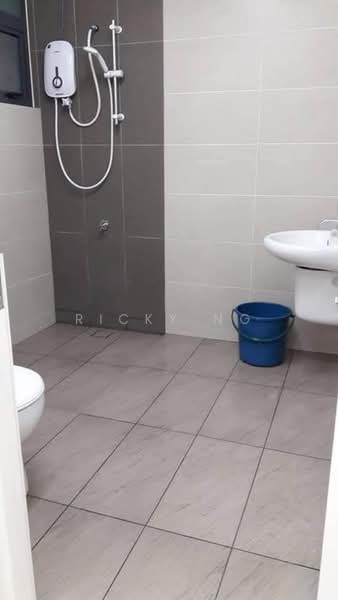 Kondominium untuk Disewa di Ascenda Residence @ Skyarena - Ricky Ng - Bathroom - PropertyGuru.com.my