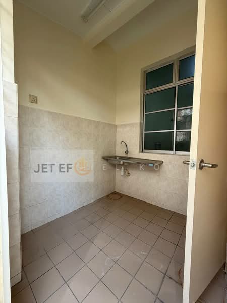 Rumah Teres 2-Tingkat untuk Dijual di Bandar Bukit Tinggi 2 (Klang) - Daniel Kok - Kitchen - PropertyGuru.com.my