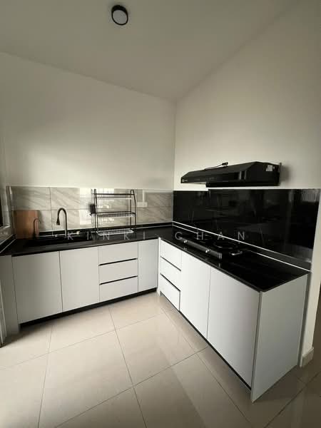 Kediaman Servis untuk Dijual di The Harmony - KINKI CHAN - Kitchen - PropertyGuru.com.my