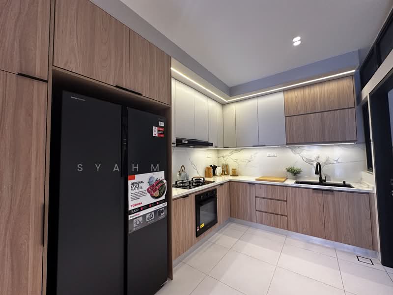 Cluster House for Sale in Alam Impian (Shah Alam) - Syahmi Hamdan - Kitchen - PropertyGuru.com.my