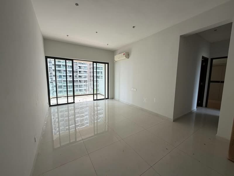Kondominium untuk Dijual di Bay Point @ Country Garden Danga Bay - NG ZEN XI - Living Room - PropertyGuru.com.my
