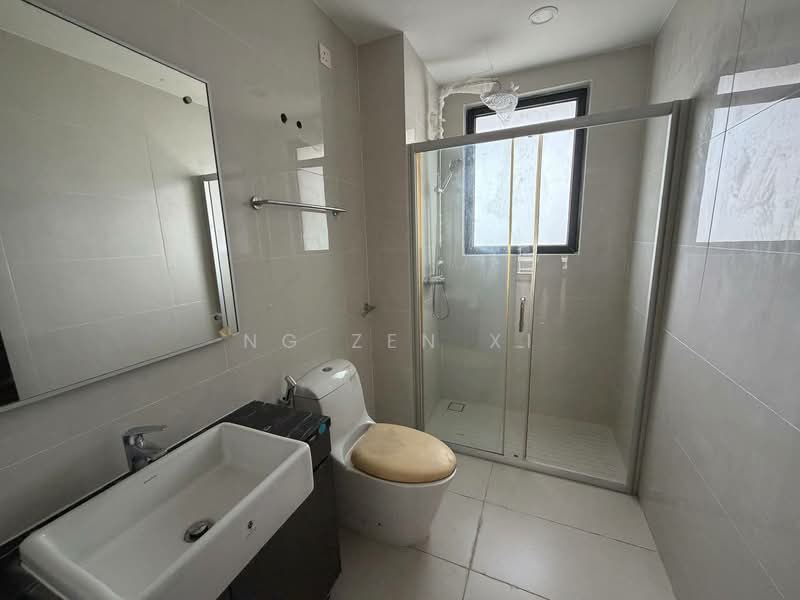 Kondominium untuk Dijual di Bay Point @ Country Garden Danga Bay - NG ZEN XI - Bathroom - PropertyGuru.com.my