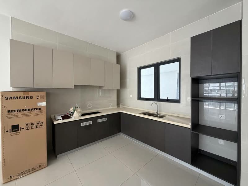 Kondominium untuk Dijual di Bay Point @ Country Garden Danga Bay - NG ZEN XI - Kitchen - PropertyGuru.com.my