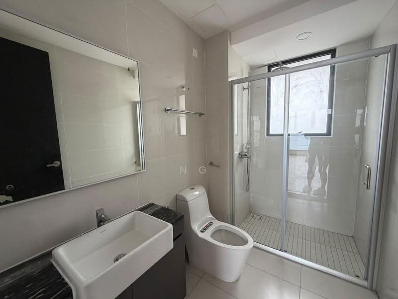 Condominium for Sale at Bay Point @ Country Garden Danga Bay - NG ZEN XI - Bathroom - PropertyGuru.com.my