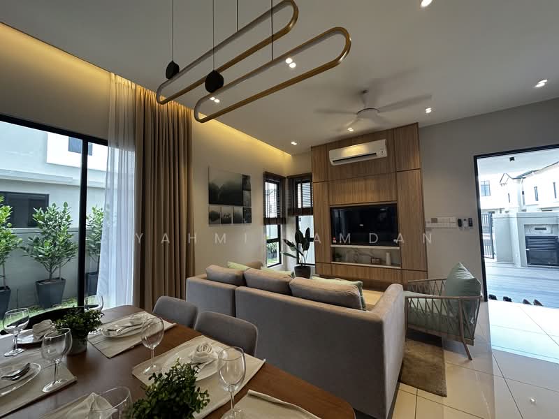 Cluster House for Sale in Alam Impian (Shah Alam) - Syahmi Hamdan - Living Room - PropertyGuru.com.my