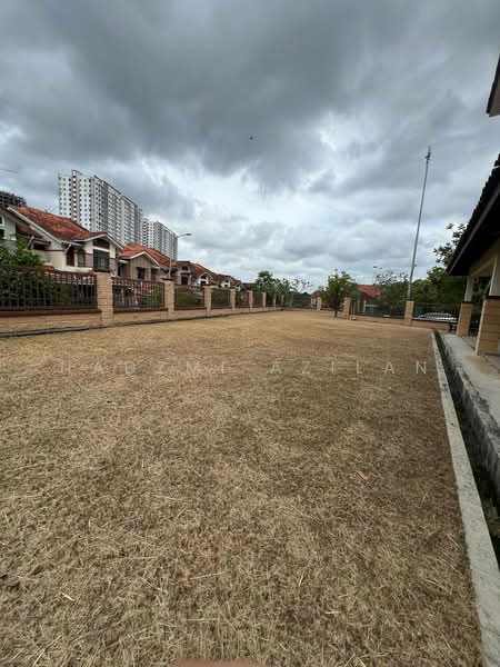 2-storey Terraced House for Sale in Taman Damansara Aliff (Tampoi) - Nadzmi Azilan - Exterior - PropertyGuru.com.my