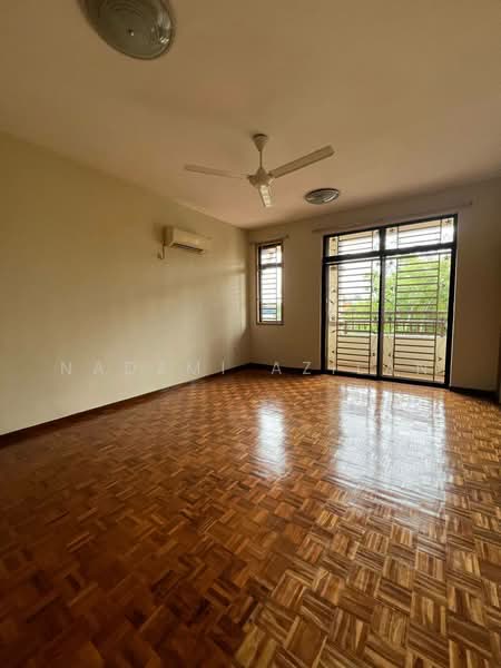2-storey Terraced House for Sale in Taman Damansara Aliff (Tampoi) - Nadzmi Azilan - Living Room - PropertyGuru.com.my