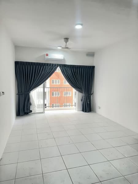 Kondominium untuk Disewa di Residensi Sateria - Pamela Lai - Balcony - PropertyGuru.com.my