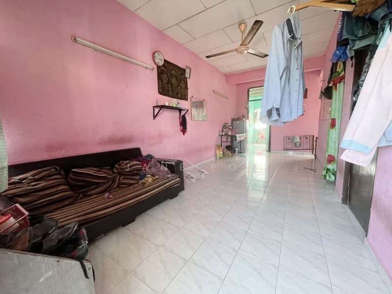 Rumah Flat untuk Dijual di Rumah Pangsa Jalan Terubok - Jane Poh - Living Room - PropertyGuru.com.my