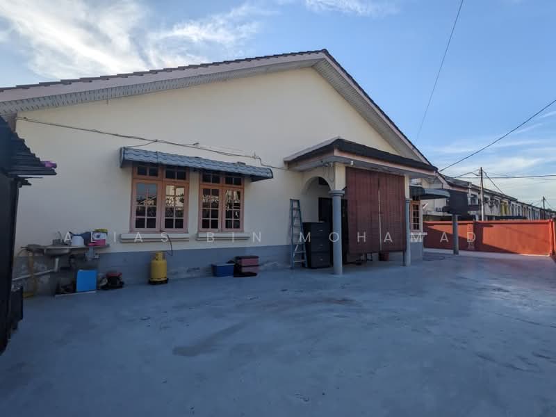 1-storey Terraced House for Sale in Taman Semarak (Kuala Nerus) - Alias Bin Mohamad - Exterior - PropertyGuru.com.my
