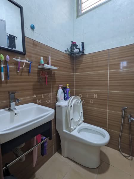 1-storey Terraced House for Sale in Taman Semarak (Kuala Nerus) - Alias Bin Mohamad - Bathroom - PropertyGuru.com.my