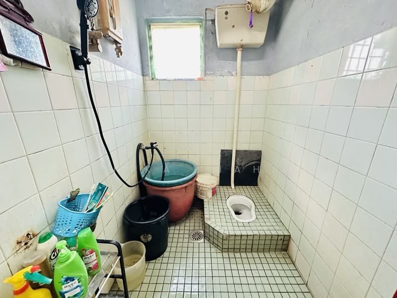 Rumah Flat untuk Dijual di Sentul Utama Flat - Shafika Shahidin - Bathroom - PropertyGuru.com.my