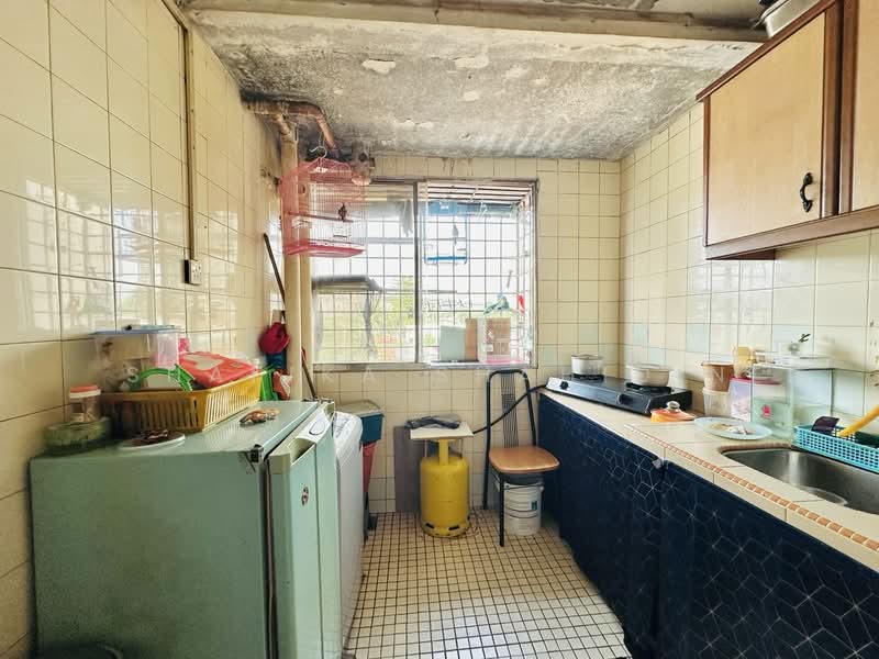 Rumah Flat untuk Dijual di Sentul Utama Flat - Shafika Shahidin - Kitchen - PropertyGuru.com.my