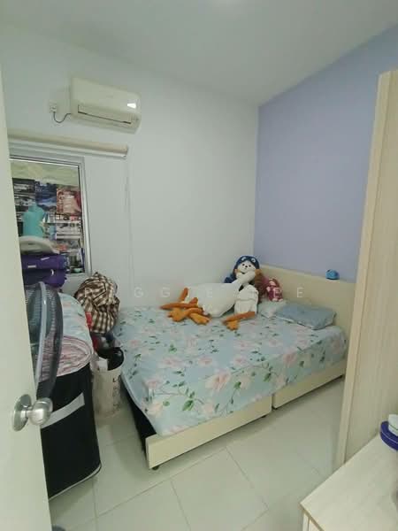 Kediaman Servis untuk Dijual di Greenfield Regency - Paggie Tee - Bedroom - PropertyGuru.com.my