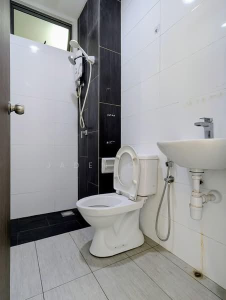 Service Residence for Sale at Seasons Garden Residences - Jaden Chai - Bathroom - PropertyGuru.com.my