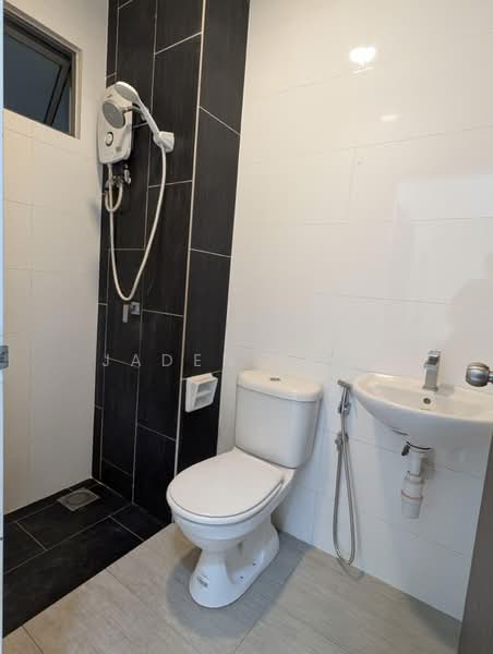Service Residence for Sale at Seasons Garden Residences - Jaden Chai - Bathroom - PropertyGuru.com.my