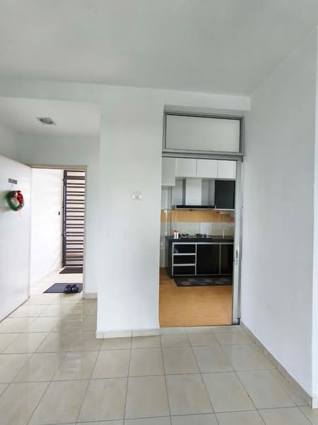 Pangsapuri untuk Dijual di Indah Court Apartment - Catha Chin - Kitchen - PropertyGuru.com.my