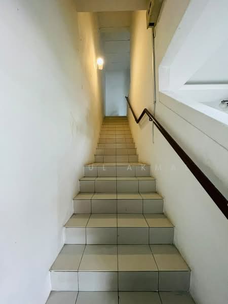 Rumah Teres 2-Tingkat untuk Disewa di Seksyen 33 (Shah Alam) - Amirul Akmal - Corridor - PropertyGuru.com.my