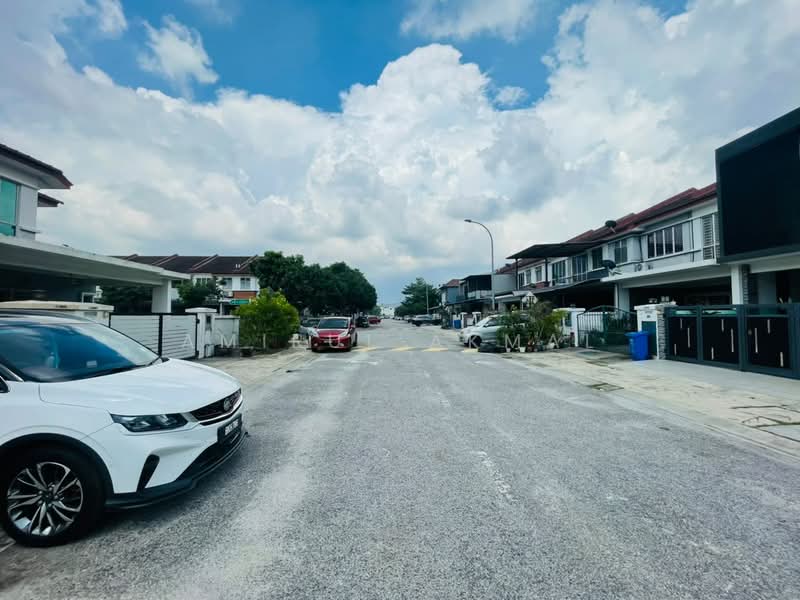 Rumah Teres 2-Tingkat untuk Disewa di Seksyen 33 (Shah Alam) - Amirul Akmal - Exterior - PropertyGuru.com.my
