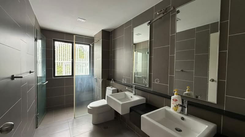 Rumah Teres 2-Tingkat untuk Dijual di Jade Hills (Kajang) - Aivan Ng - Bathroom - PropertyGuru.com.my