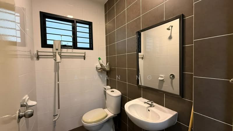 Rumah Teres 2-Tingkat untuk Dijual di Jade Hills (Kajang) - Aivan Ng - Bathroom - PropertyGuru.com.my
