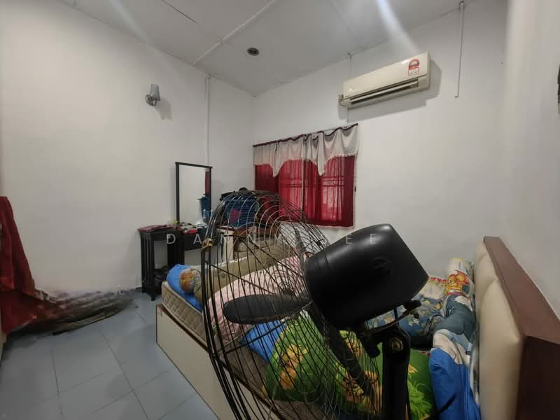 Rumah Teres 1-Tingkat untuk Dijual di Taman Pancasila (Kulai) - Danny See - Bedroom - PropertyGuru.com.my