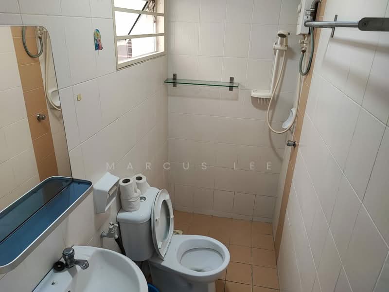 Rumah Bandar untuk Disewa di Batu Caves (Selangor) - Marcus Lee - Bathroom - PropertyGuru.com.my