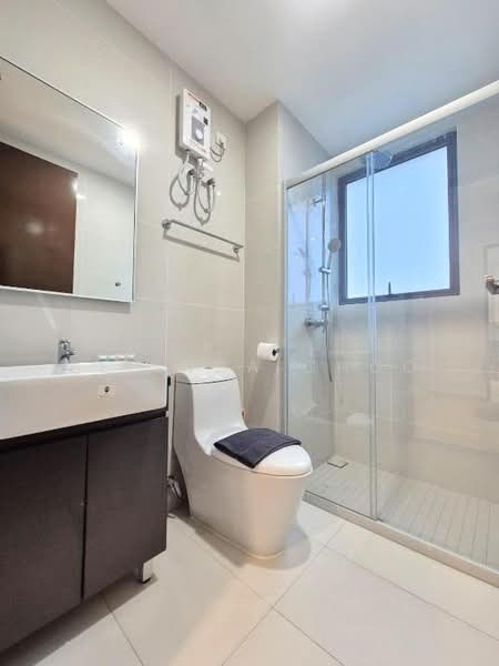 Condominium for Sale at Lovell @ Country Garden Danga Bay - Belinda Choo - Bathroom - PropertyGuru.com.my