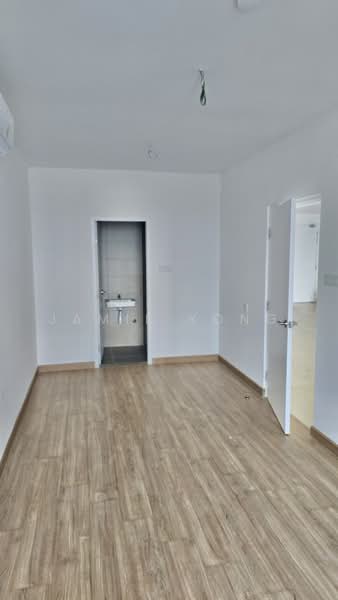 Kediaman Servis untuk Dijual di AraTre' Residences - Jamie Yong - Bathroom - PropertyGuru.com.my