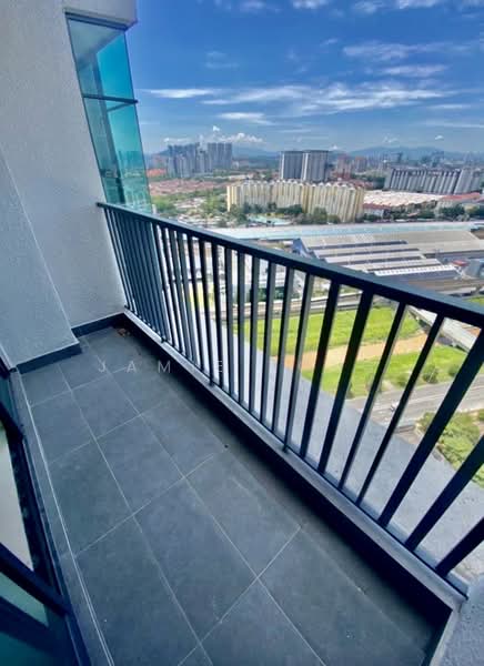 Kediaman Servis untuk Dijual di AraTre' Residences - Jamie Yong - Balcony - PropertyGuru.com.my