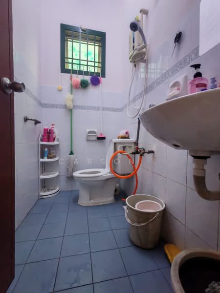 Rumah Teres 1-Tingkat untuk Dijual di Taman Puteri Wangsa (Ulu Tiram) - Carson . - Bathroom - PropertyGuru.com.my