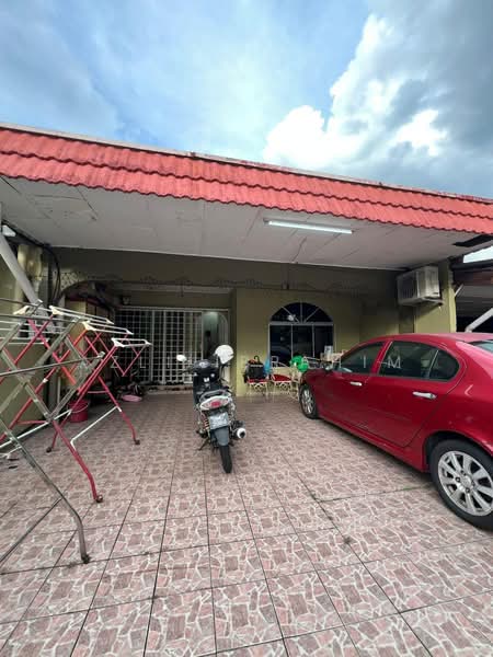 1.5-storey Terraced House for Sale in Taman Bukit Ampang (Ampang) - Azli Ibrahim - Exterior - PropertyGuru.com.my