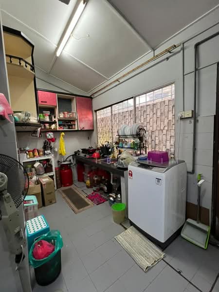 1.5-storey Terraced House for Sale in Taman Bukit Ampang (Ampang) - Azli Ibrahim - Kitchen - PropertyGuru.com.my