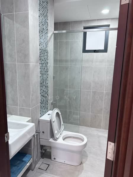 Condominium for Rent at Queens Residences Q1 @ Queens Waterfront - Anthony Loh - Bathroom 2 - PropertyGuru.com.my