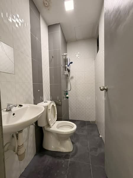 Kondominium untuk Dijual di 228 Kondominium - Fannie Chin - Bathroom - PropertyGuru.com.my